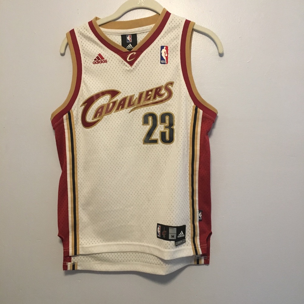 Lebron James Cavaliers youth Jersey.